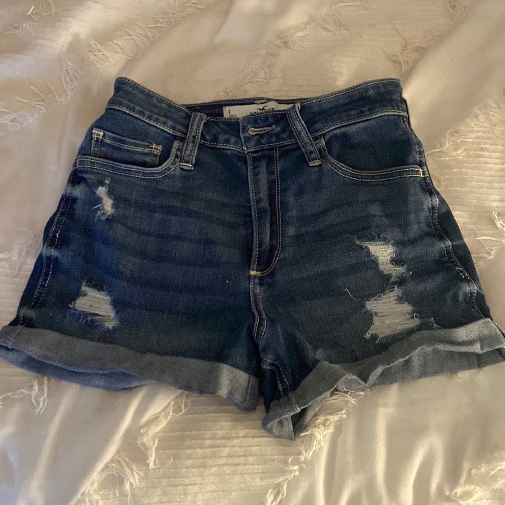 Hollister Curvy High rise shorts